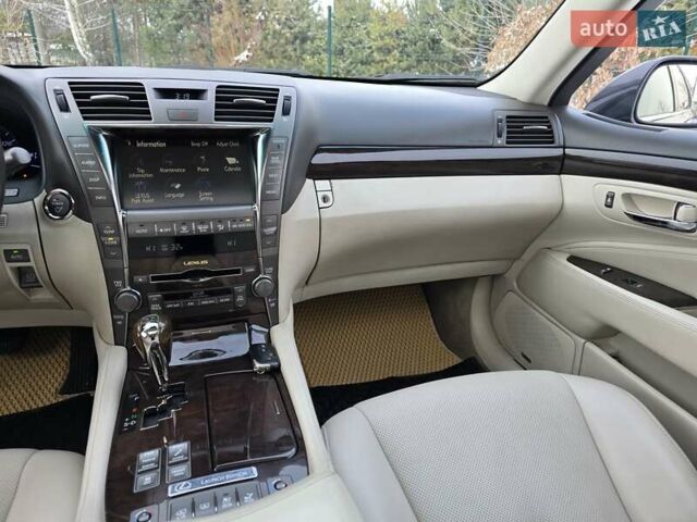 Сірий Лексус ЛС, об'ємом двигуна 5 л та пробігом 237 тис. км за 15499 $, фото 50 на Automoto.ua