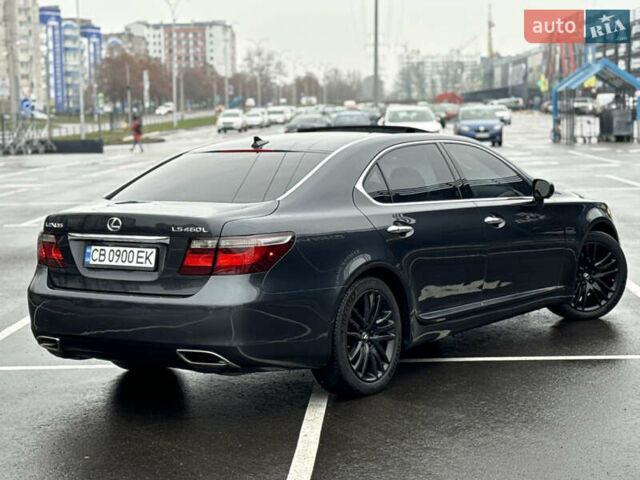 Серый Лексус ЛС, объемом двигателя 4.6 л и пробегом 323 тыс. км за 10400 $, фото 2 на Automoto.ua