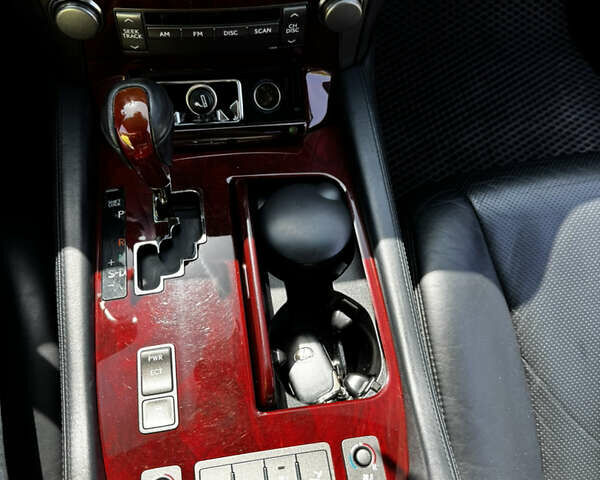 Серый Лексус ЛС, объемом двигателя 4.61 л и пробегом 166 тыс. км за 12500 $, фото 19 на Automoto.ua