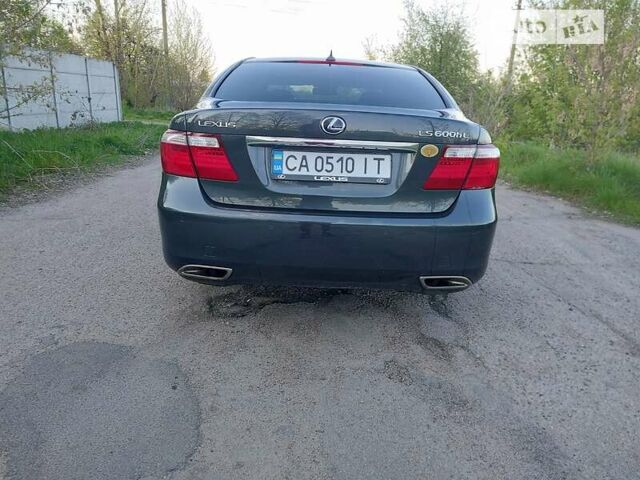 Серый Лексус ЛС, объемом двигателя 5 л и пробегом 380 тыс. км за 13900 $, фото 19 на Automoto.ua