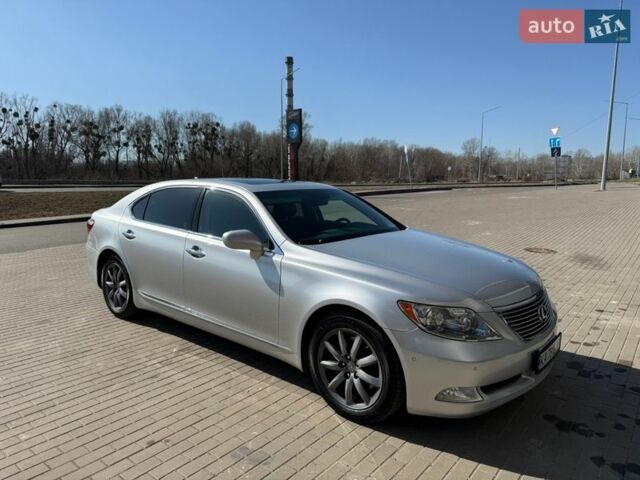 Сірий Лексус ЛС, об'ємом двигуна 4.61 л та пробігом 274 тис. км за 11500 $, фото 17 на Automoto.ua