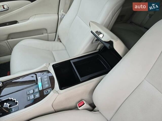 Сірий Лексус ЛС, об'ємом двигуна 5 л та пробігом 237 тис. км за 15499 $, фото 80 на Automoto.ua