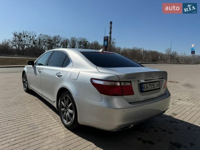 Сірий Лексус ЛС, об'ємом двигуна 4.61 л та пробігом 274 тис. км за 11500 $, фото 5 на Automoto.ua