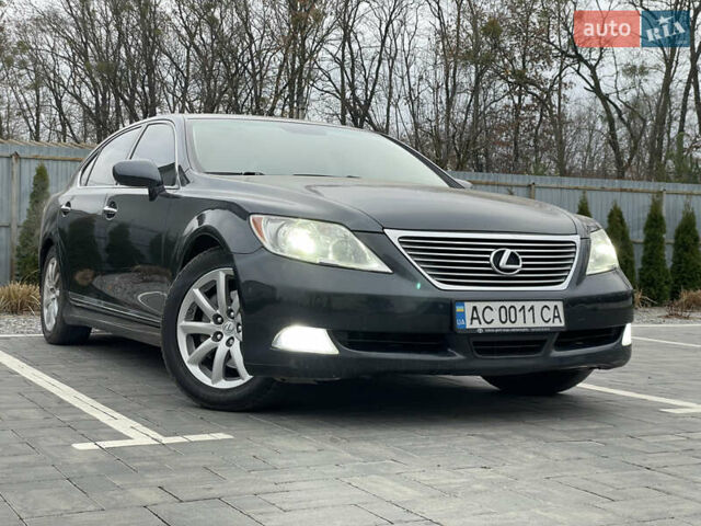 Серый Лексус ЛС, объемом двигателя 4.6 л и пробегом 195 тыс. км за 9950 $, фото 2 на Automoto.ua
