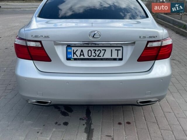 Серый Лексус ЛС, объемом двигателя 4.61 л и пробегом 200 тыс. км за 12500 $, фото 5 на Automoto.ua