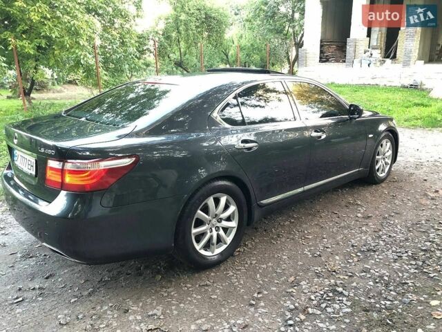 Серый Лексус ЛС, объемом двигателя 4.61 л и пробегом 280 тыс. км за 8800 $, фото 9 на Automoto.ua
