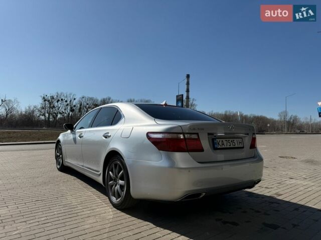 Сірий Лексус ЛС, об'ємом двигуна 4.61 л та пробігом 274 тис. км за 11500 $, фото 6 на Automoto.ua