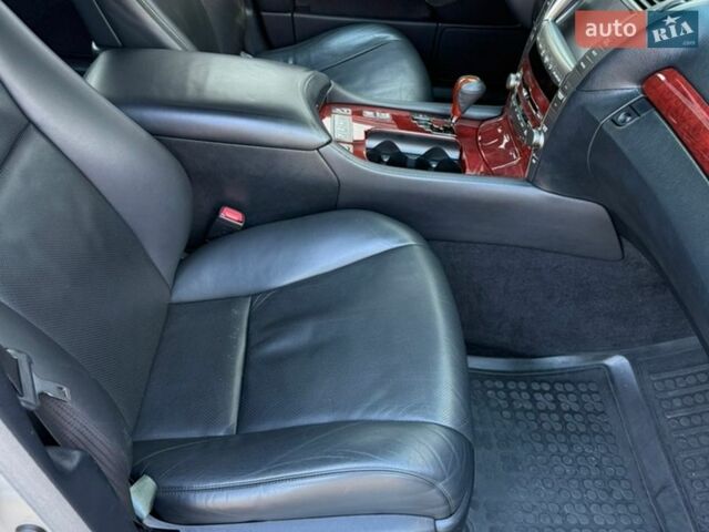 Сірий Лексус ЛС, об'ємом двигуна 4.61 л та пробігом 275 тис. км за 10900 $, фото 15 на Automoto.ua