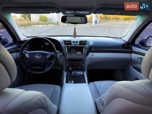 Сірий Лексус ЛС, об'ємом двигуна 4.61 л та пробігом 323 тис. км за 12500 $, фото 13 на Automoto.ua