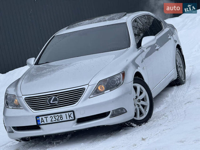 Серый Лексус ЛС, объемом двигателя 4.61 л и пробегом 240 тыс. км за 8500 $, фото 3 на Automoto.ua
