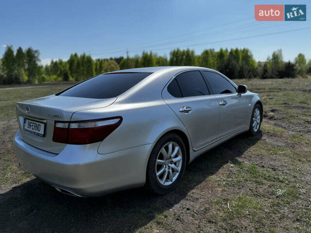 Серый Лексус ЛС, объемом двигателя 4.61 л и пробегом 166 тыс. км за 12500 $, фото 7 на Automoto.ua