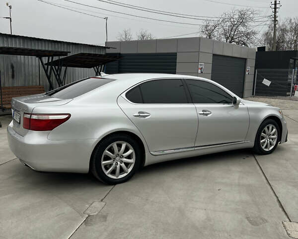 Сірий Лексус ЛС, об'ємом двигуна 4.6 л та пробігом 229 тис. км за 12700 $, фото 18 на Automoto.ua