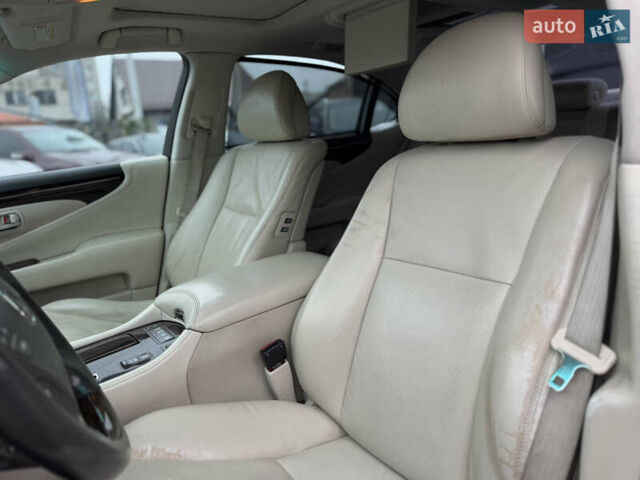 Серый Лексус ЛС, объемом двигателя 4.61 л и пробегом 275 тыс. км за 8999 $, фото 26 на Automoto.ua