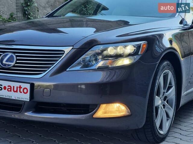 Серый Лексус ЛС, объемом двигателя 4.97 л и пробегом 237 тыс. км за 16999 $, фото 8 на Automoto.ua