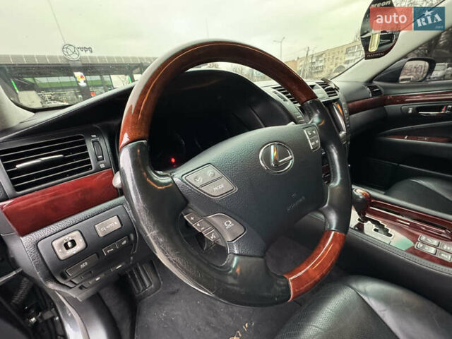 Серый Лексус ЛС, объемом двигателя 4.6 л и пробегом 116 тыс. км за 11700 $, фото 28 на Automoto.ua