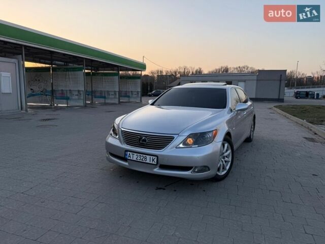 Серый Лексус ЛС, объемом двигателя 4.61 л и пробегом 240 тыс. км за 9000 $, фото 1 на Automoto.ua