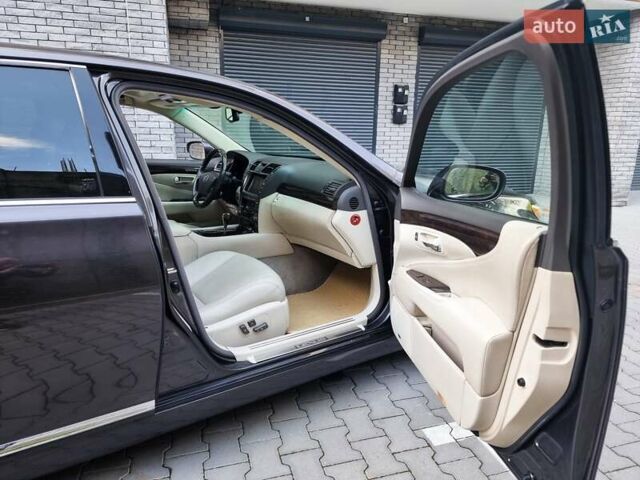 Серый Лексус ЛС, объемом двигателя 4.97 л и пробегом 237 тыс. км за 16999 $, фото 70 на Automoto.ua