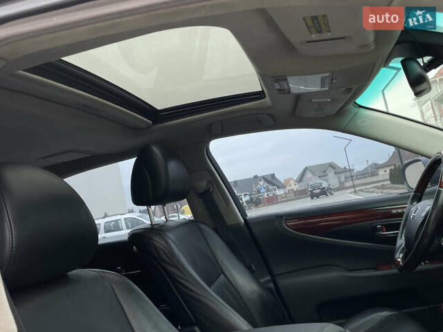 Серый Лексус ЛС, объемом двигателя 4.6 л и пробегом 195 тыс. км за 9950 $, фото 44 на Automoto.ua