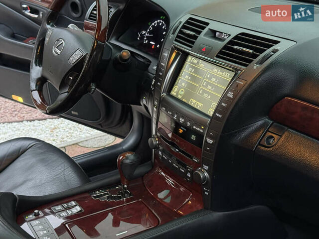 Сірий Лексус ЛС, об'ємом двигуна 4.6 л та пробігом 116 тис. км за 14999 $, фото 34 на Automoto.ua