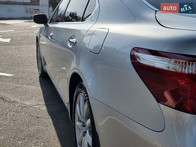 Сірий Лексус ЛС, об'ємом двигуна 4.61 л та пробігом 238 тис. км за 9500 $, фото 10 на Automoto.ua