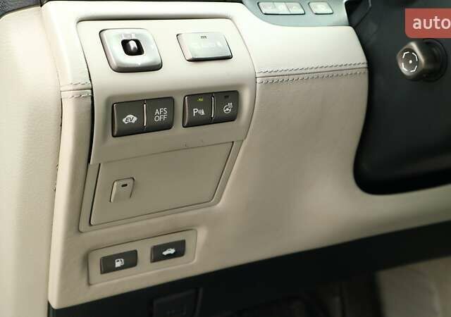 Серый Лексус ЛС, объемом двигателя 5 л и пробегом 164 тыс. км за 11971 $, фото 22 на Automoto.ua