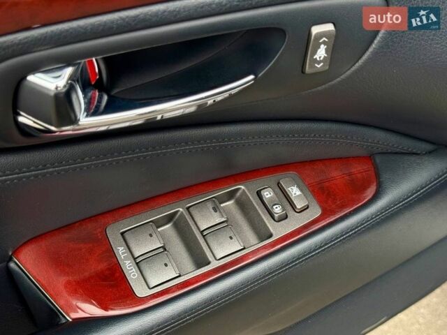Серый Лексус ЛС, объемом двигателя 4.61 л и пробегом 275 тыс. км за 11500 $, фото 19 на Automoto.ua