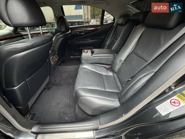 Серый Лексус ЛС, объемом двигателя 4.6 л и пробегом 116 тыс. км за 11700 $, фото 33 на Automoto.ua