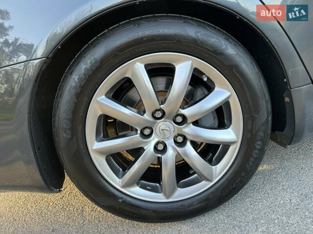 Серый Лексус ЛС, объемом двигателя 4.61 л и пробегом 238 тыс. км за 13000 $, фото 12 на Automoto.ua