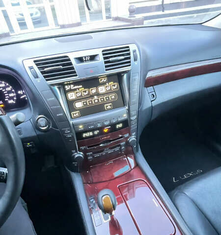 Серый Лексус ЛС, объемом двигателя 4.61 л и пробегом 203 тыс. км за 14000 $, фото 51 на Automoto.ua