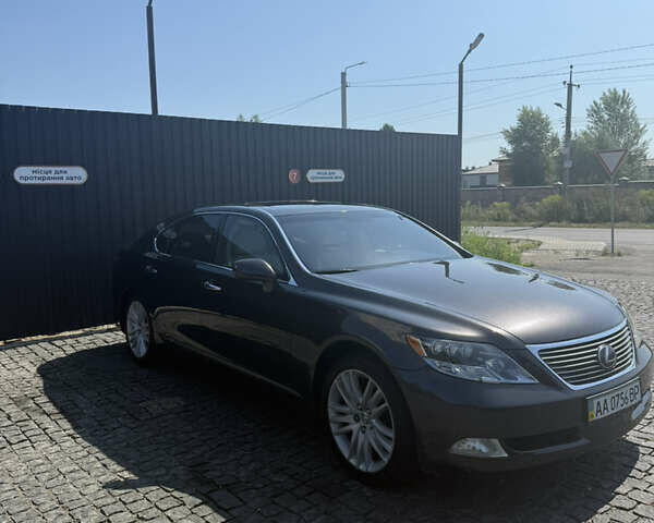 Сірий Лексус ЛС, об'ємом двигуна 4.97 л та пробігом 163 тис. км за 15500 $, фото 4 на Automoto.ua
