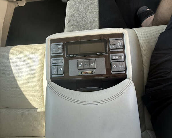 Сірий Лексус ЛС, об'ємом двигуна 4.97 л та пробігом 163 тис. км за 15500 $, фото 7 на Automoto.ua