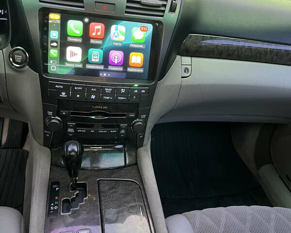 Серый Лексус ЛС, объемом двигателя 4.61 л и пробегом 263 тыс. км за 8000 $, фото 13 на Automoto.ua