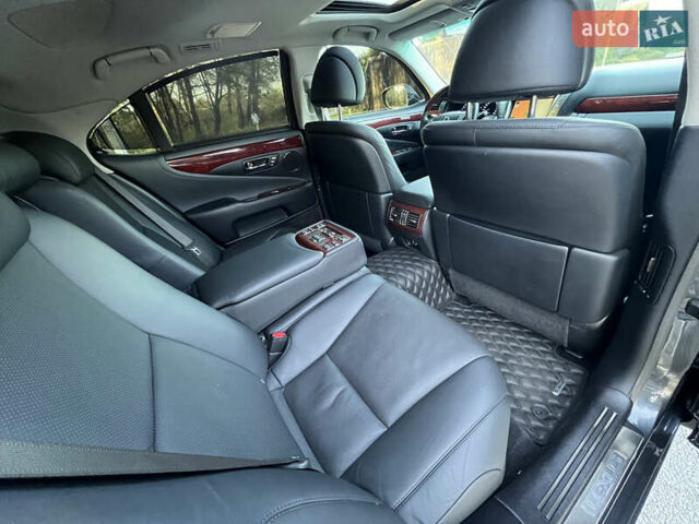 Серый Лексус ЛС, объемом двигателя 4.61 л и пробегом 238 тыс. км за 13000 $, фото 20 на Automoto.ua