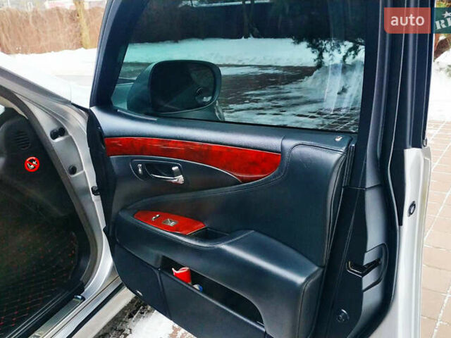 Серый Лексус ЛС, объемом двигателя 4.6 л и пробегом 92 тыс. км за 29999 $, фото 28 на Automoto.ua