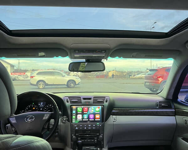 Серый Лексус ЛС, объемом двигателя 4.61 л и пробегом 263 тыс. км за 8000 $, фото 6 на Automoto.ua