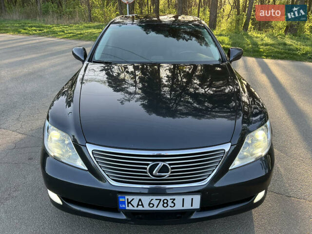 Серый Лексус ЛС, объемом двигателя 4.61 л и пробегом 238 тыс. км за 13000 $, фото 3 на Automoto.ua