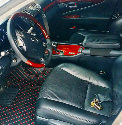 Серый Лексус ЛС, объемом двигателя 4.6 л и пробегом 92 тыс. км за 29999 $, фото 27 на Automoto.ua