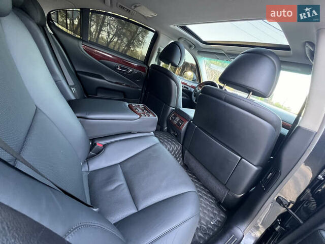 Серый Лексус ЛС, объемом двигателя 4.61 л и пробегом 238 тыс. км за 13000 $, фото 21 на Automoto.ua