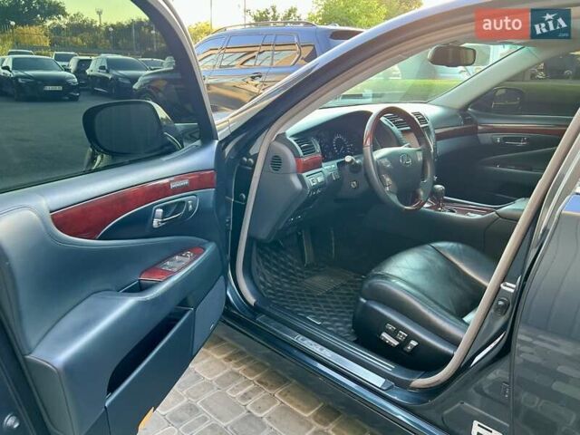 Сірий Лексус ЛС, об'ємом двигуна 4.61 л та пробігом 230 тис. км за 13900 $, фото 12 на Automoto.ua