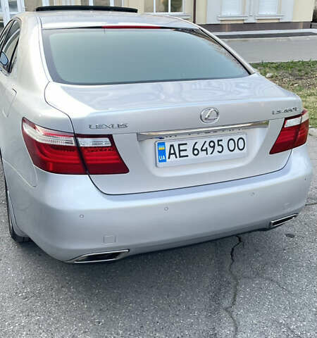 Серый Лексус ЛС, объемом двигателя 4.61 л и пробегом 203 тыс. км за 14000 $, фото 1 на Automoto.ua