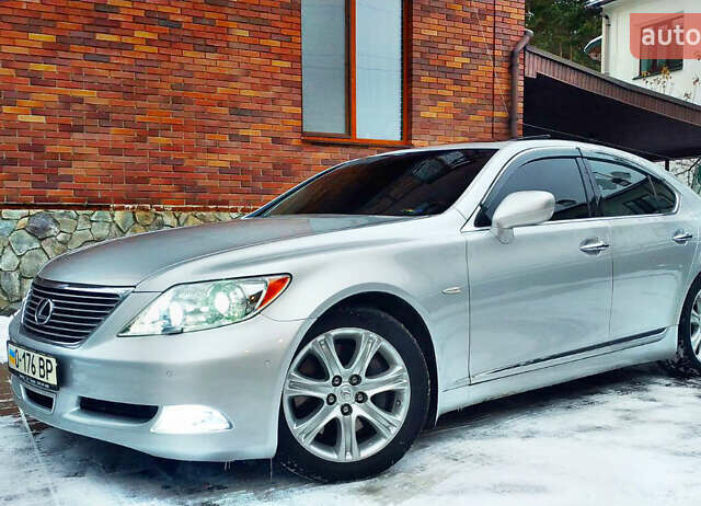 Серый Лексус ЛС, объемом двигателя 4.6 л и пробегом 92 тыс. км за 29999 $, фото 4 на Automoto.ua