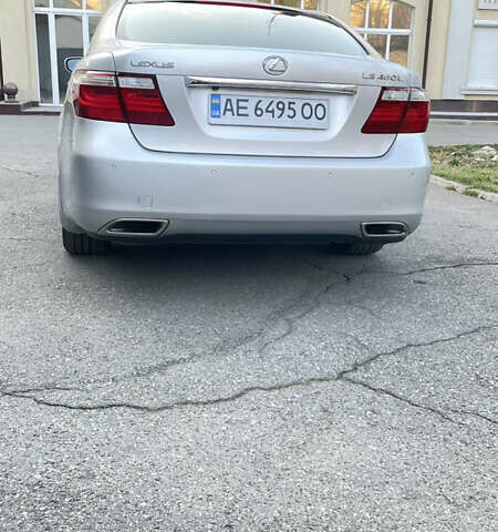 Серый Лексус ЛС, объемом двигателя 4.61 л и пробегом 203 тыс. км за 14000 $, фото 3 на Automoto.ua