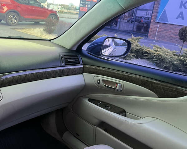 Серый Лексус ЛС, объемом двигателя 4.61 л и пробегом 263 тыс. км за 8000 $, фото 15 на Automoto.ua