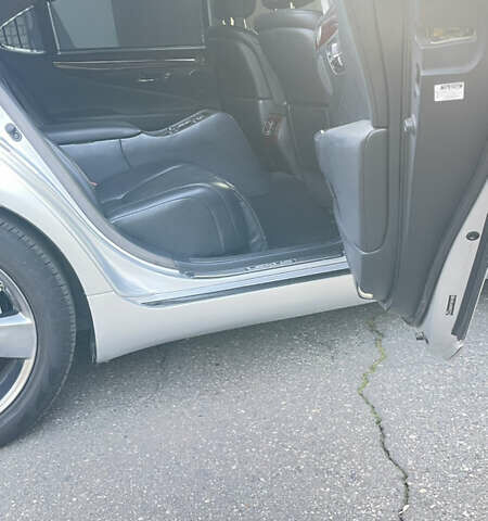 Серый Лексус ЛС, объемом двигателя 4.61 л и пробегом 203 тыс. км за 14000 $, фото 35 на Automoto.ua