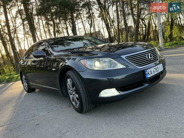 Серый Лексус ЛС, объемом двигателя 4.61 л и пробегом 238 тыс. км за 13000 $, фото 5 на Automoto.ua