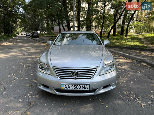 Серый Лексус ЛС, объемом двигателя 4.6 л и пробегом 198 тыс. км за 15400 $, фото 2 на Automoto.ua