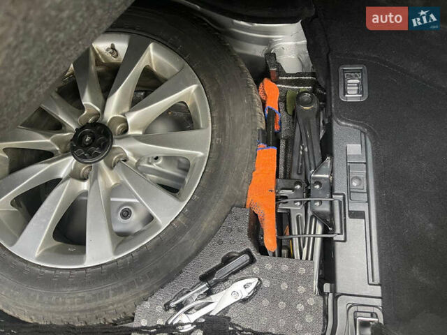 Серый Лексус ЛС, объемом двигателя 4.6 л и пробегом 145 тыс. км за 25000 $, фото 11 на Automoto.ua