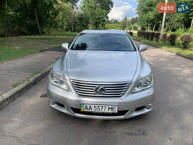 Серый Лексус ЛС, объемом двигателя 4.6 л и пробегом 145 тыс. км за 25000 $, фото 1 на Automoto.ua