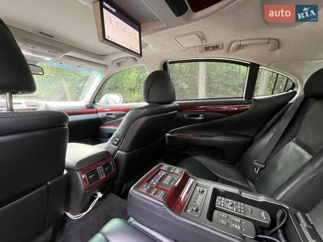 Серый Лексус ЛС, объемом двигателя 4.6 л и пробегом 145 тыс. км за 25000 $, фото 20 на Automoto.ua