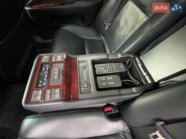 Серый Лексус ЛС, объемом двигателя 4.6 л и пробегом 145 тыс. км за 25000 $, фото 21 на Automoto.ua